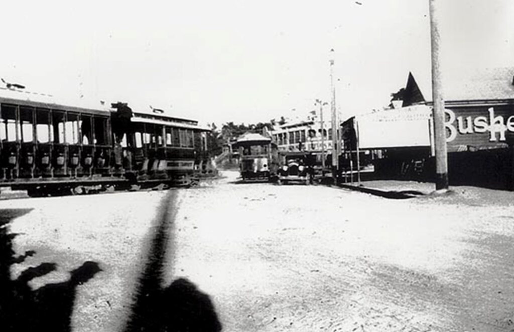 Gympie Road towards Kedron Brook Hotel